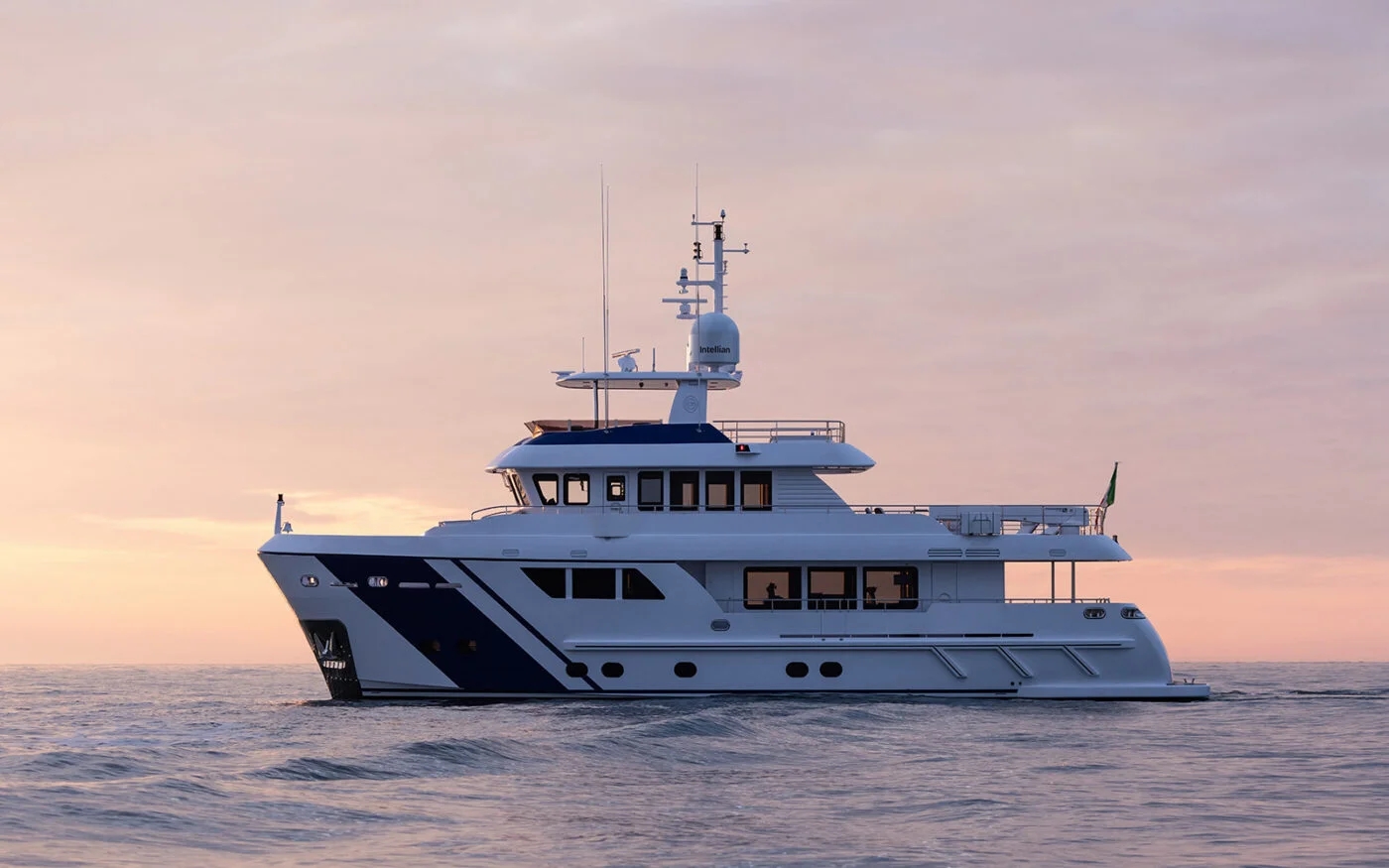 Cantiere delle Marche Darwin Class 86'